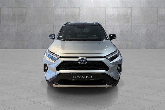 Toyota RAV4 8 of 20