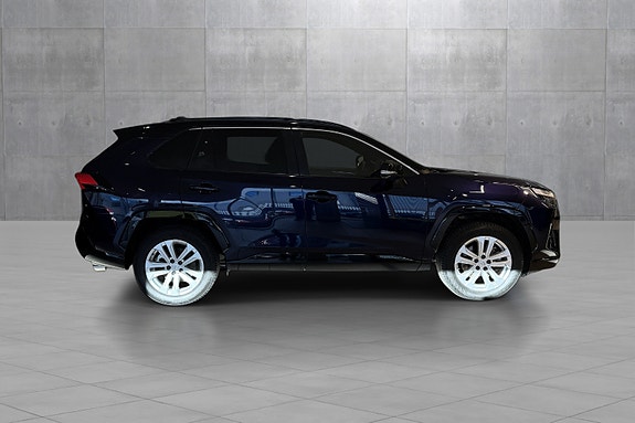 Toyota RAV4 6 of 19