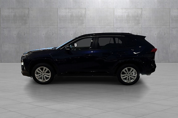 Toyota RAV4 2 of 19