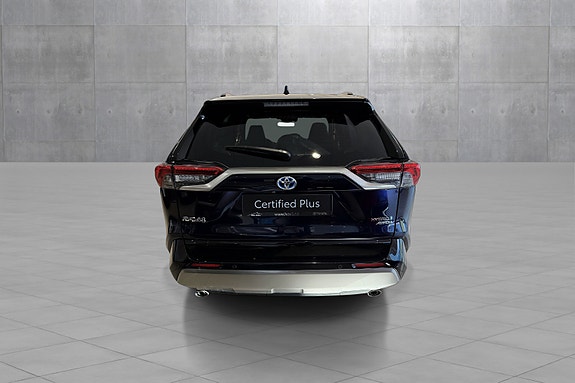 Toyota RAV4 4 of 19