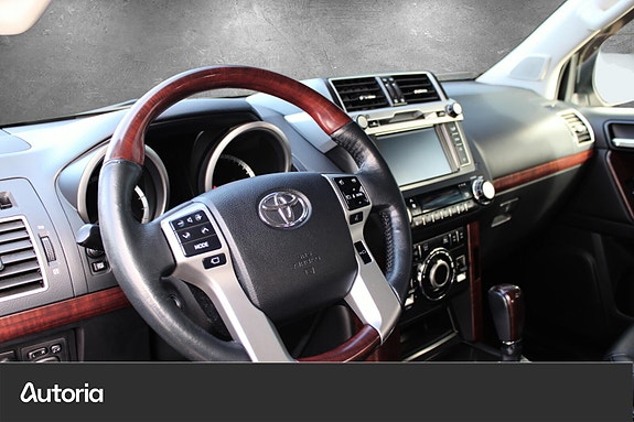Toyota Land Cruiser 11 of 23