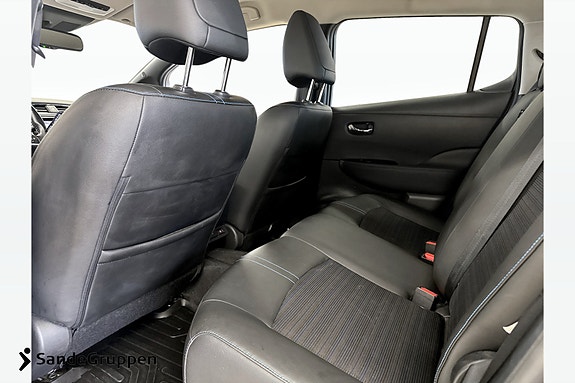 Nissan Leaf 14 of 16