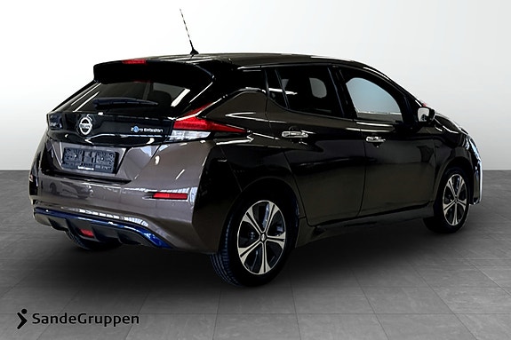 Nissan Leaf 5 of 16