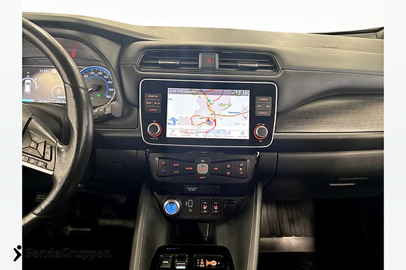 Nissan Leaf 11 of 16