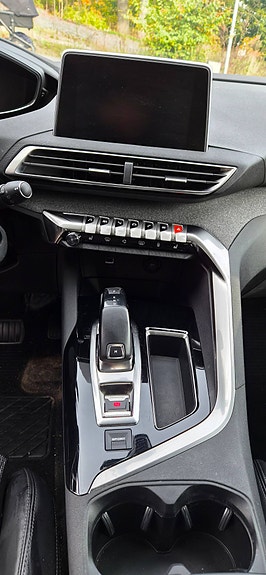 Peugeot 3008 10 of 17
