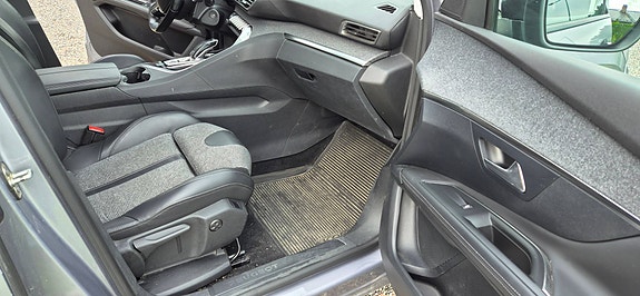 Peugeot 3008 13 of 17