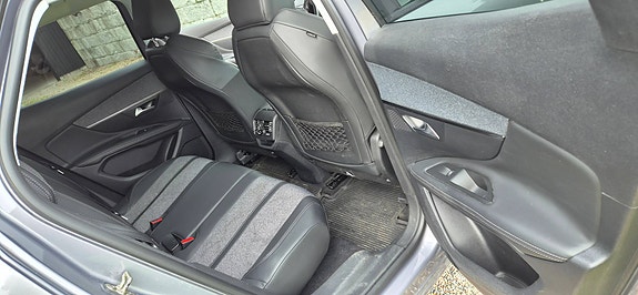 Peugeot 3008 12 of 17