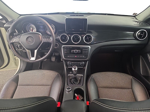 Mercedes-Benz CLA180 9 of 12