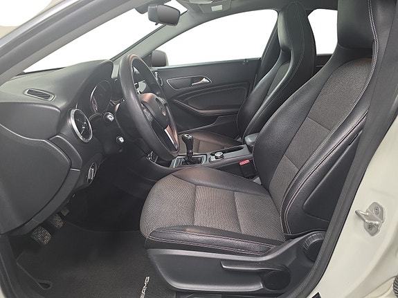 Mercedes-Benz CLA180 5 of 12
