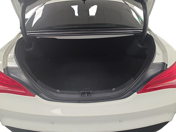 Mercedes-Benz CLA180 12 of 12