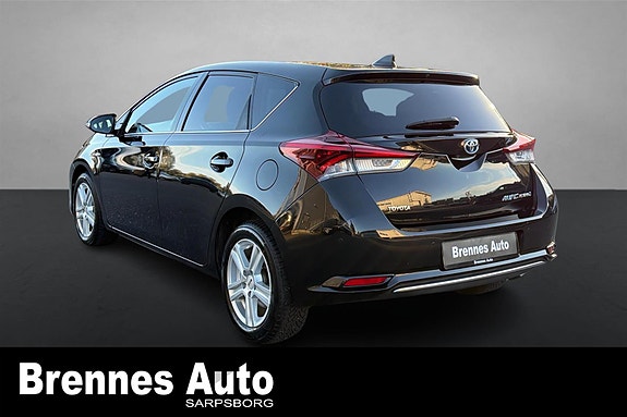 Toyota Auris 5 of 22