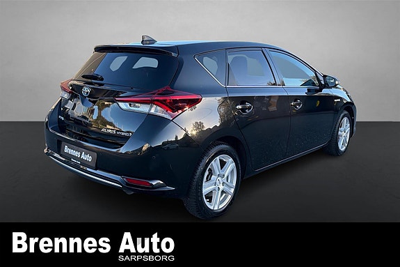 Toyota Auris 7 of 22