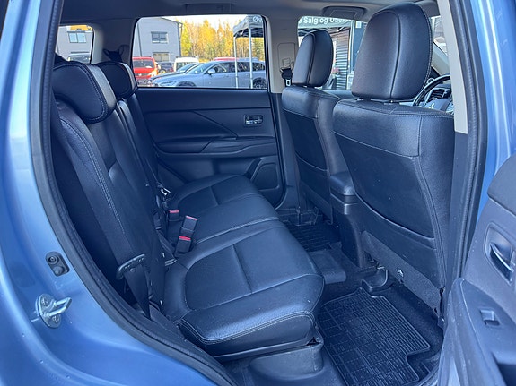 Mitsubishi Outlander 18 of 30