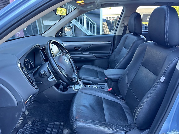 Mitsubishi Outlander 12 of 30