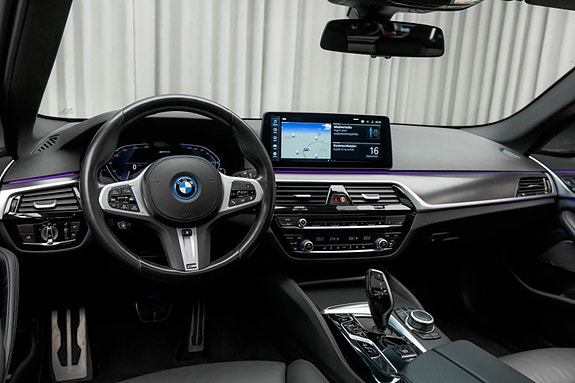 BMW 530e 30 of 30