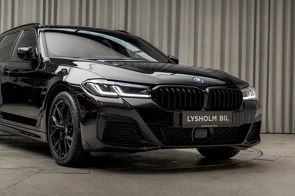 BMW 530e 3 of 30