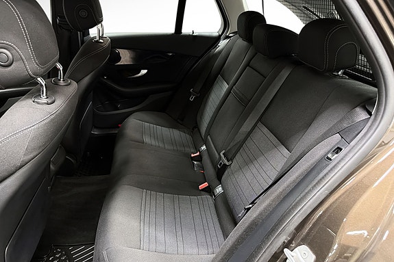 Mercedes-Benz C350 17 of 18
