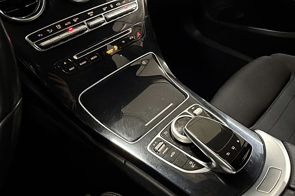 Mercedes-Benz C350 16 of 18