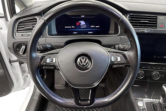 Volkswagen e-Golf VII 11 of 27