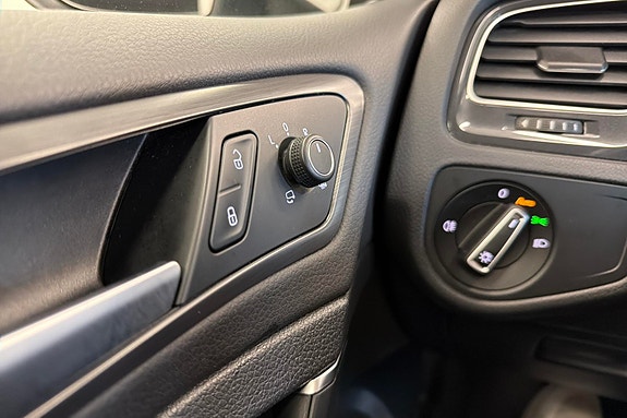 Volkswagen e-Golf VII 19 of 27