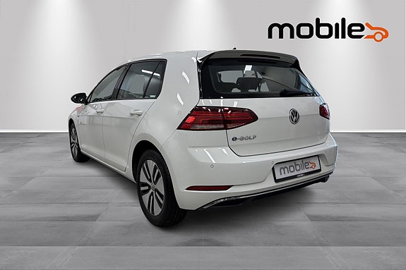 Volkswagen e-Golf VII 22 of 27