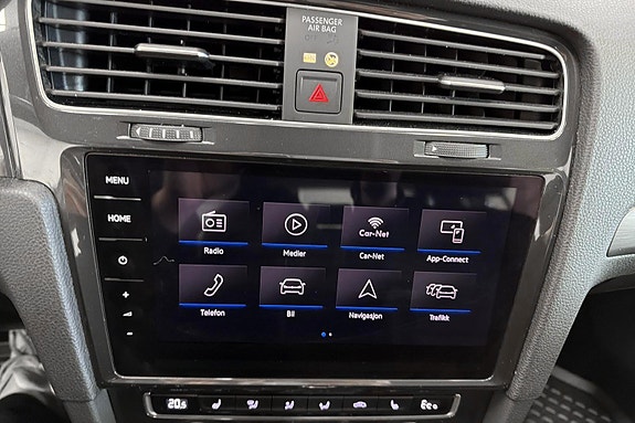 Volkswagen e-Golf VII 15 of 27