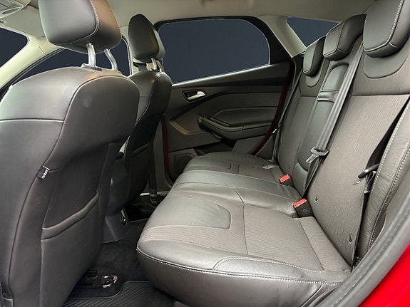 Ford Focus 12 of 27