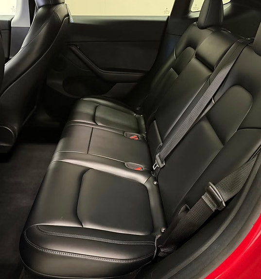 Tesla Model Y 15 of 19