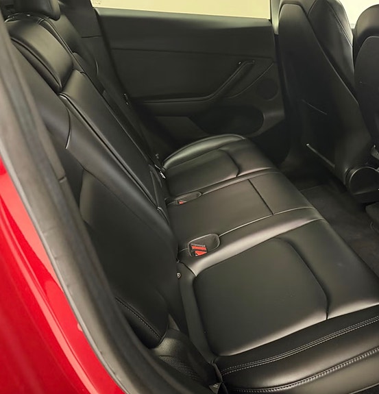 Tesla Model Y 16 of 19