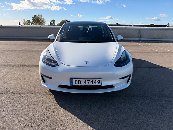Tesla Model 3 2 of 18