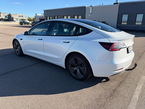Tesla Model 3 6 of 18