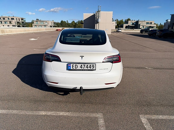 Tesla Model 3 4 of 18