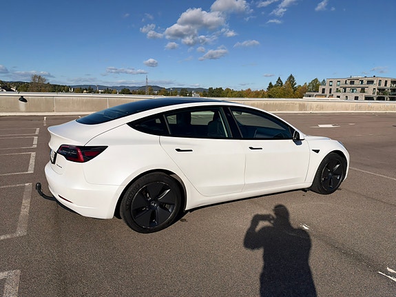 Tesla Model 3 3 of 18