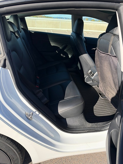 Tesla Model 3 9 of 18