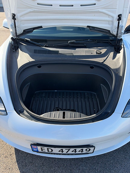 Tesla Model 3 11 of 18