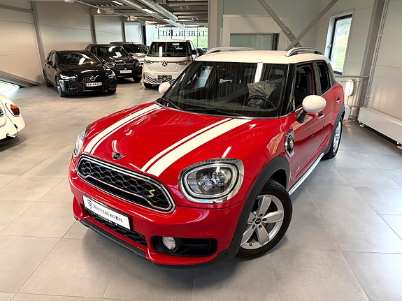 MINI Countryman Cooper SE 2 of 16