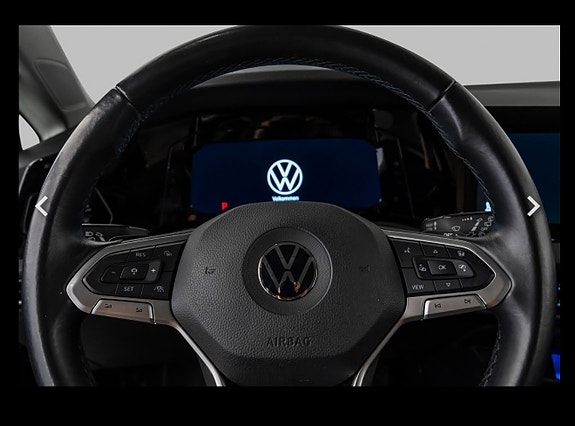 Volkswagen Golf VIII 8 of 15