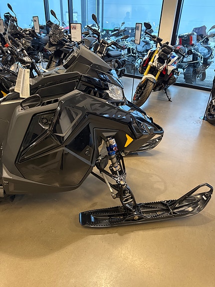 Polaris 9R RMK KHAOS 146 3 of 3