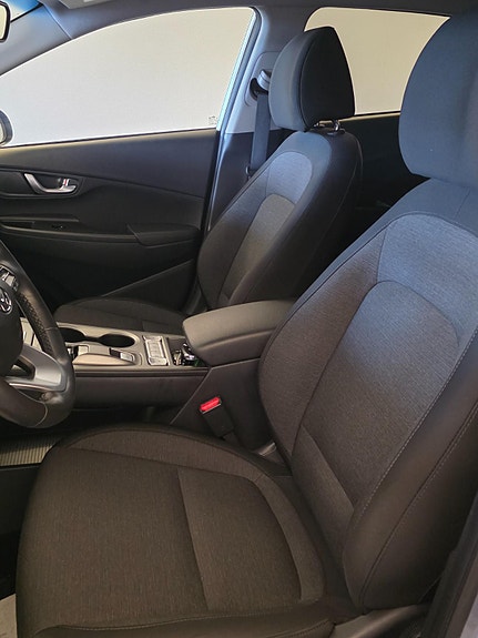 Hyundai Kona 15 of 30