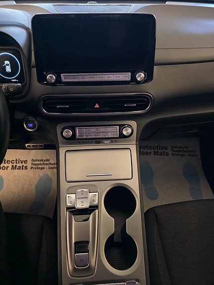 Hyundai Kona 26 of 30