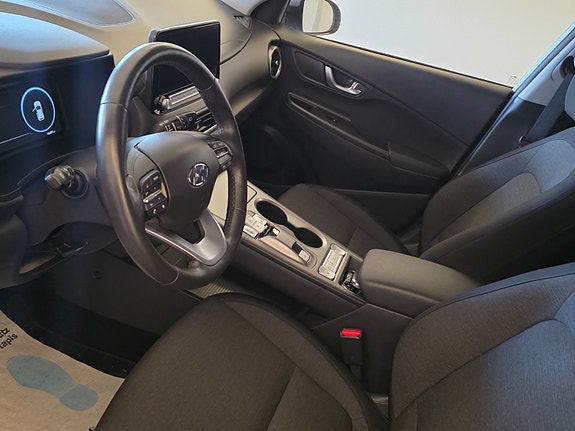 Hyundai Kona 16 of 30