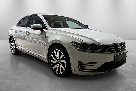 Volkswagen Passat 11 of 30
