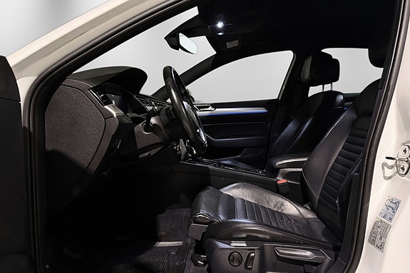Volkswagen Passat 16 of 30