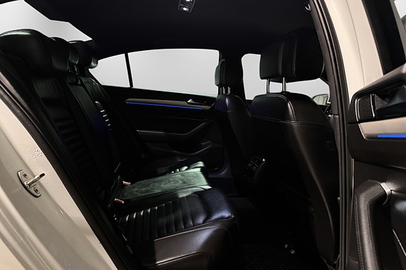 Volkswagen Passat 26 of 30