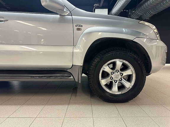 Toyota Land Cruiser 10 of 30