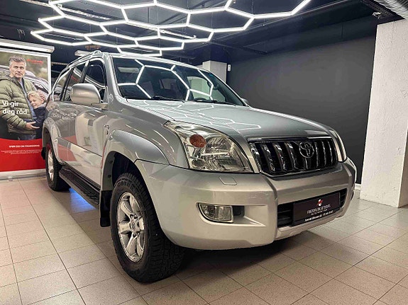 Toyota Land Cruiser 11 of 30