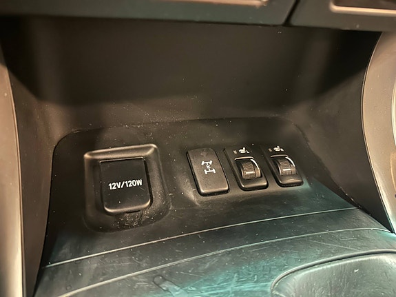 Toyota Land Cruiser 22 of 30