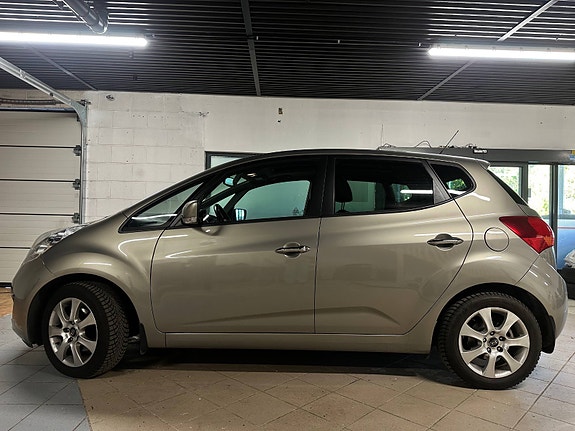 Kia Venga 2 of 22