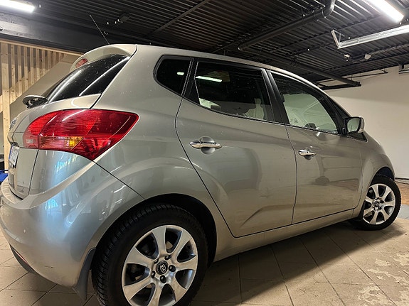 Kia Venga 5 of 22