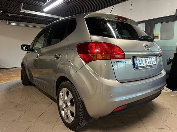 Kia Venga 3 of 22